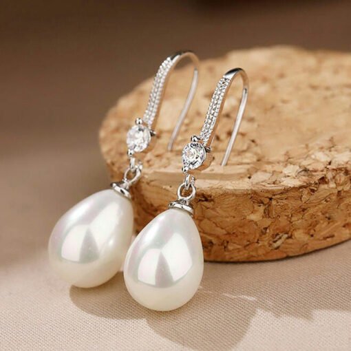 Women's Elegant Drop-shaped Imitation Pearl Long Earrings - immagine 4